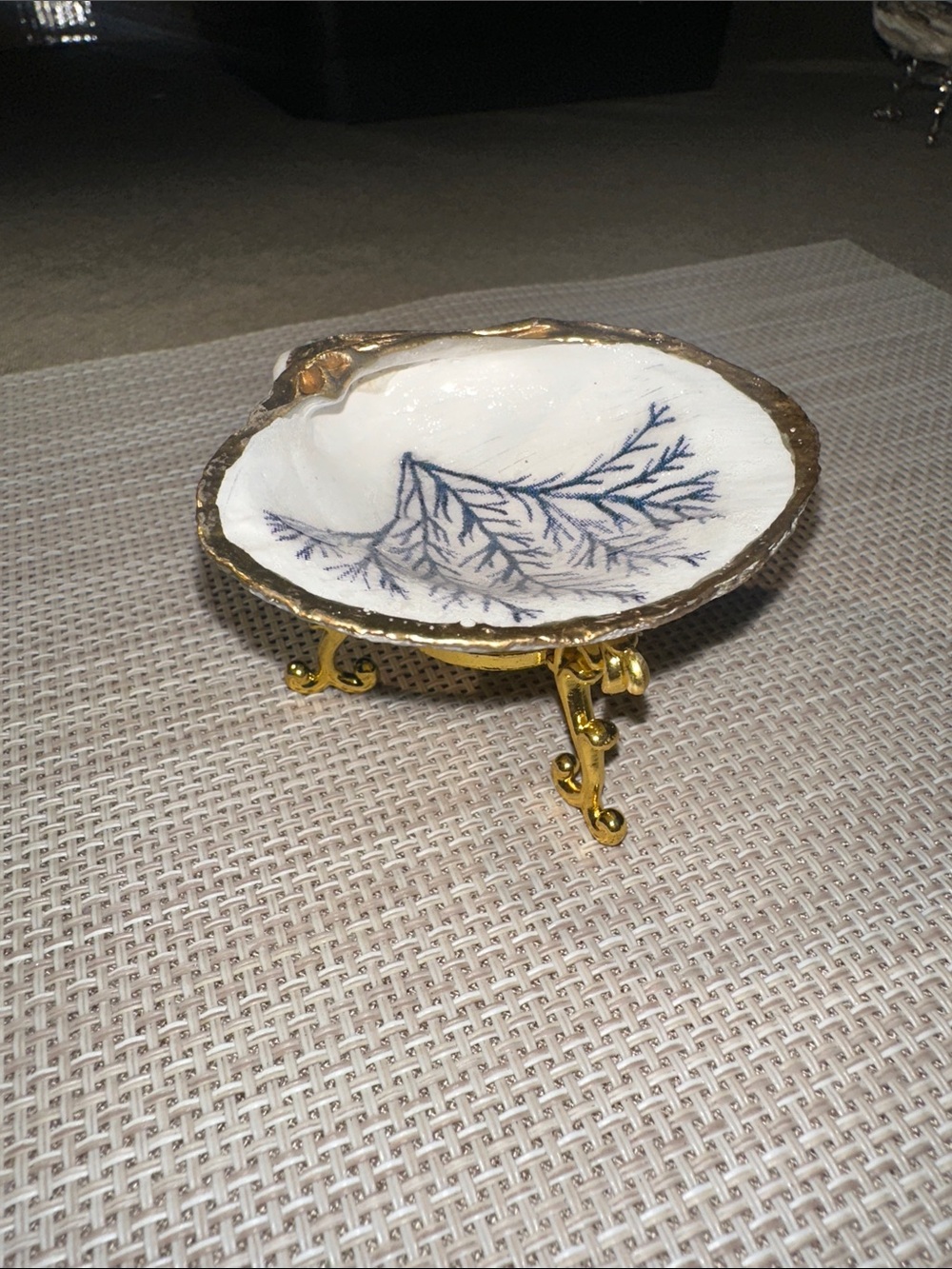 Hand-Painted Shell Decorative Dish with Gold Stand - White & Blue